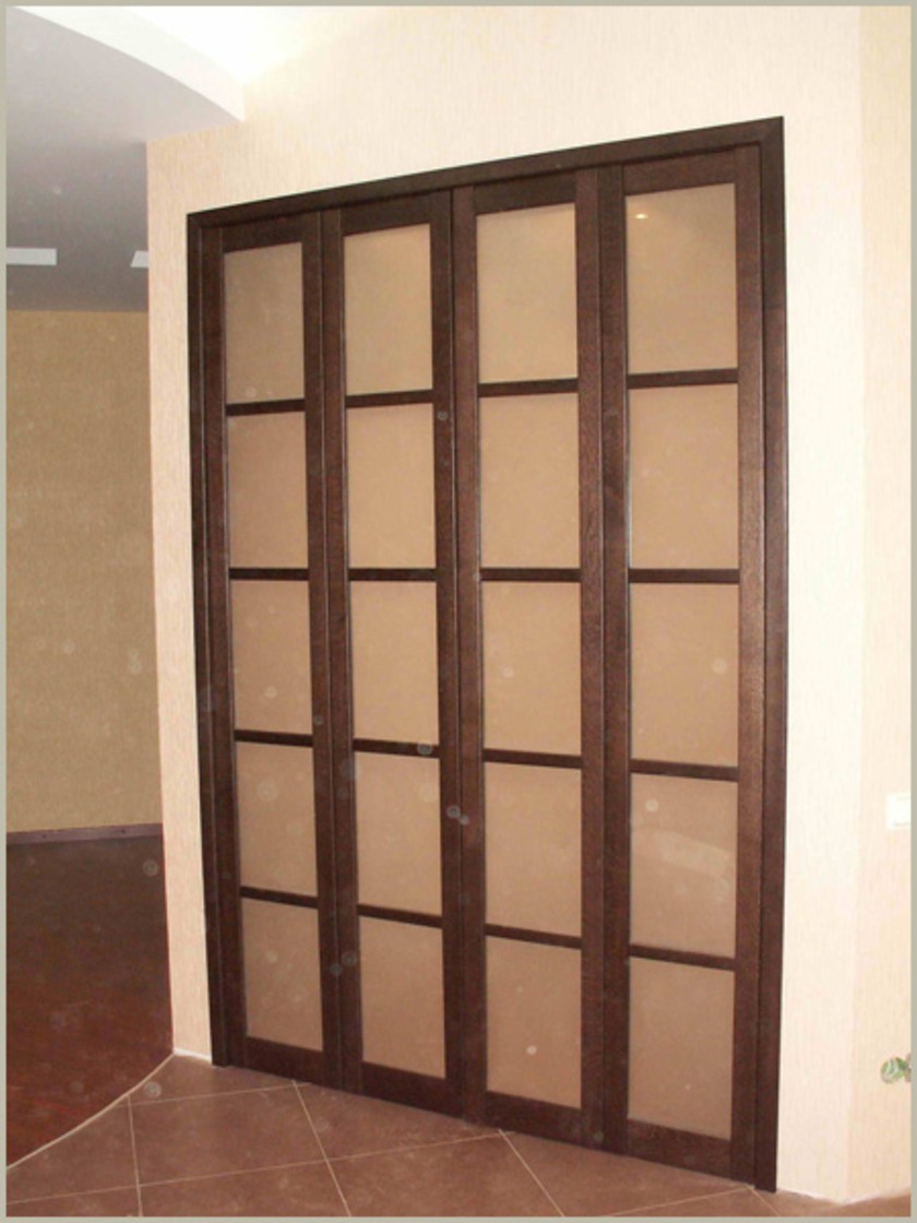 Двери гармошка с матовым стеклом и накладными разделителями Кызыл